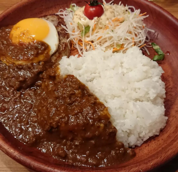「エッグカリーバーグディッシュ」@びっくりドンキー 大和福田店の写真