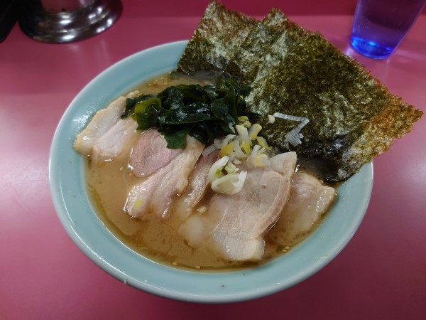 「黒塩チャーシュー麺+海苔トッピング」@沼津家の写真