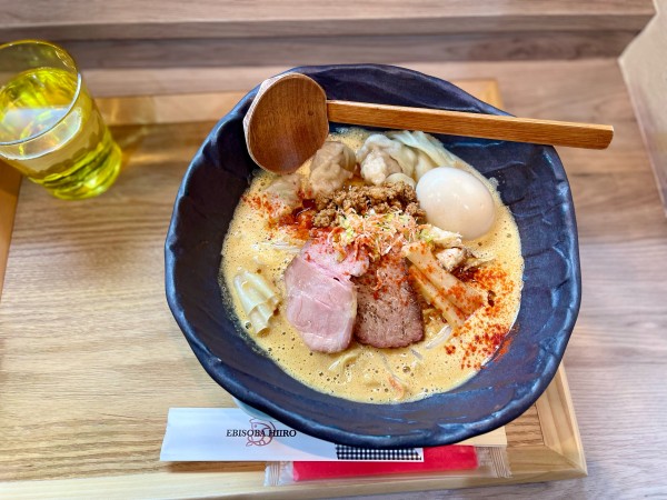 「濃厚えびそば味噌+味玉+わんたん」@えびそば 緋彩の写真