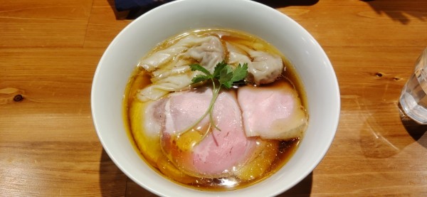 「ワンタンチャーシュー醤油らぁめん　1800円」@麺 ふじさきの写真