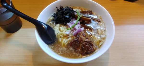 「【限定】背脂煮干しソバ　（1200円）」@にしき之中華ソバの写真