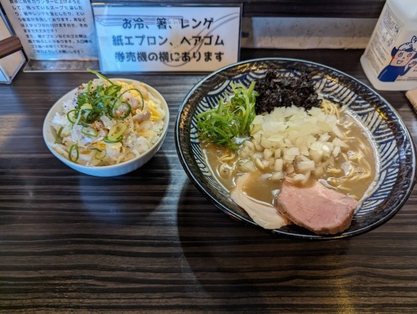 「濃厚煮干しそば　まかないメシ」@志奈そば 田なかの写真