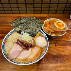 もちもち雲呑味玉中華そば