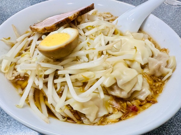 「ワンタン麺【950円】」@中華麺店 喜楽の写真
