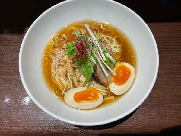 「しょうゆ 味玉のせ (¥880)」@麺屋 やまもとの写真