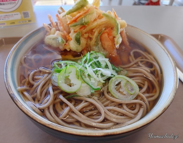 「天ぷらそば（550円）」@愛亭の写真