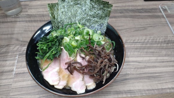 「得らーめん」@横浜家系ラーメン武蔵家 松戸店の写真