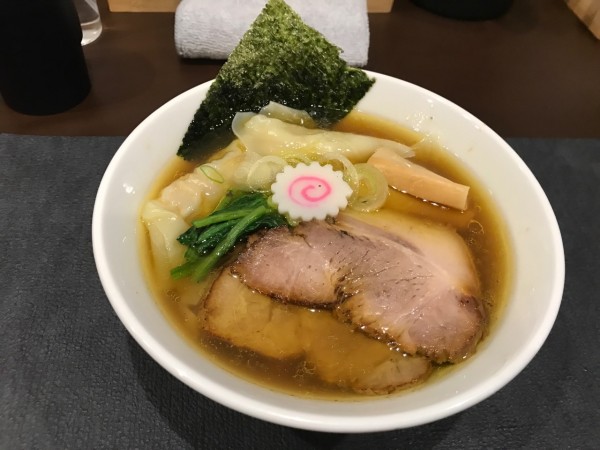 「醤油海老ワンタン麺」@手打ち 蓮の写真