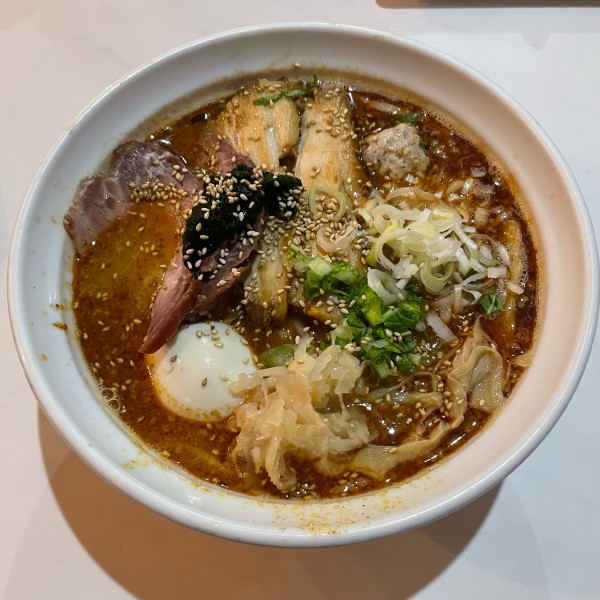 「辛味噌ラーメン+特製トッピング」@はりけんラーメンの写真