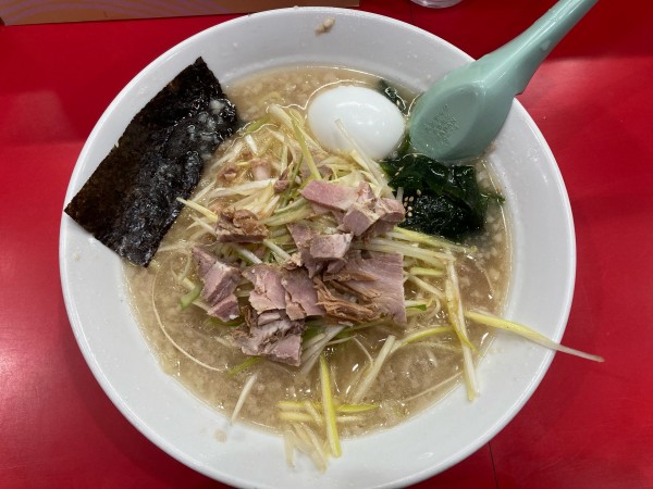 「ネギラーメン¥850+玉子¥100」@かいざん 西船橋店の写真