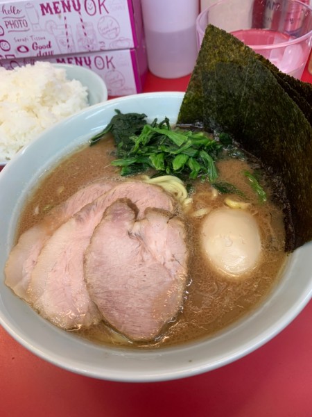 「特上ラーメン」@横浜ラーメン 武蔵家 大宮店の写真