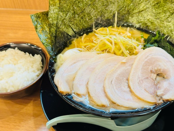 「ネギチャーシューメン、のり5枚」@町田商店 本町店の写真