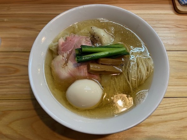 「塩 雲吞中華そば＋味玉」@世田谷中華そば 祖師谷七丁目食堂の写真