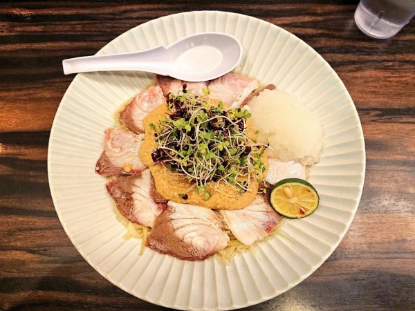 「ブリのゴマしゃぶ仕立て(大盛り)」@稲荷屋の写真