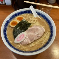 中華そば(中盛)+味玉　1000円