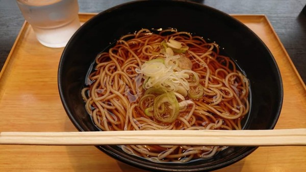 「かけそば」@小諸そば 新橋店の写真