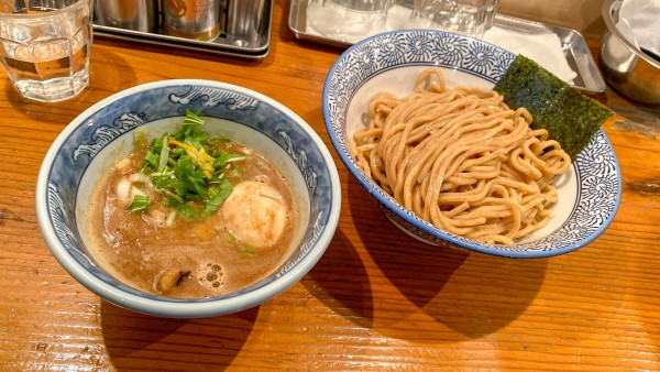 「濃厚味玉入りつけ麺（胚芽麺）¥990」@道玄坂マンモスの写真
