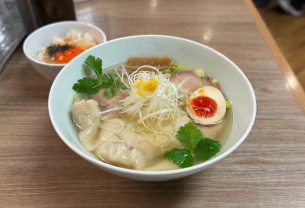 「特製塩そば¥1200、ラー油玉子かけご飯¥50」@中華そば 和渦 TOKYOの写真