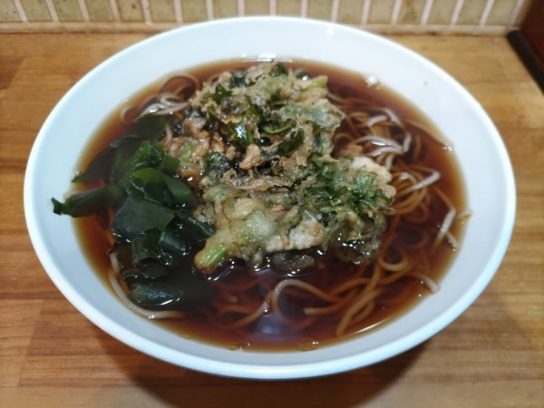 「春菊天そば」@六文そば 日暮里第1号店の写真