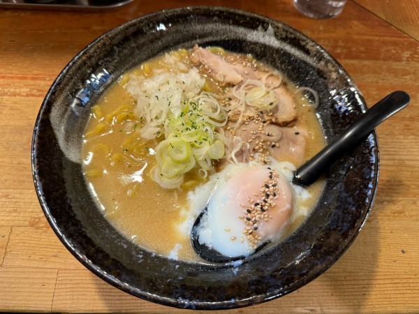 「濃厚温玉みそラーメン　1000円」@獅子王の写真