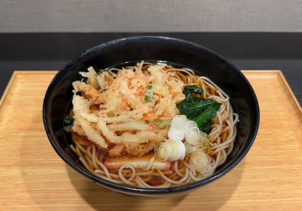 「かき揚げそば(460円)」@小諸そば 麹町店の写真