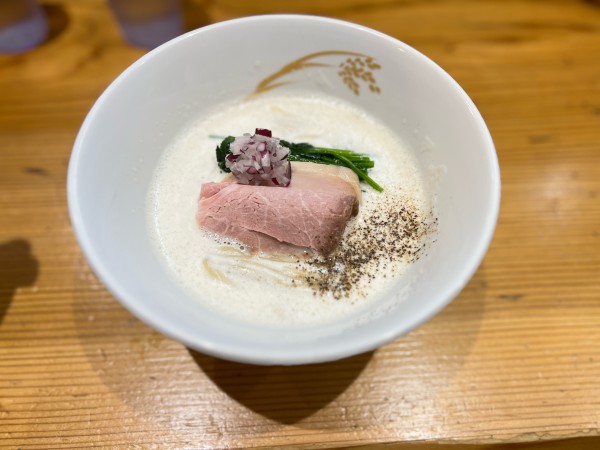 「名古屋コーチン泡白湯ラーメン」@麦の道 すぐれの写真