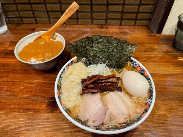 「もちもち雲呑味玉中華そば」@奈つやの中華そばの写真