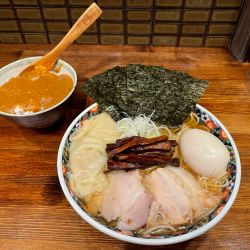 もちもち雲呑味玉中華そば