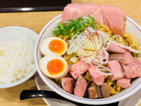 「特製カレーまぜそば 他 1,450円」@らーめん 香澄 中崎町店の写真