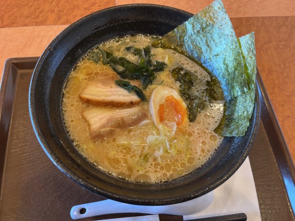 「豚骨醤油ラーメン　　830円」@妙高山麓こしひかりのお店 孝楽の写真