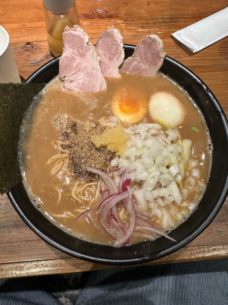 「ドロドロ濃厚煮干し蕎麦」@煮干しラーメン 必の写真