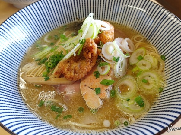 「あんこうラーメン（1,200円）」@中華そば よしかわの写真