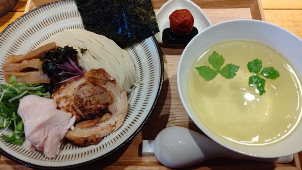 「透明醤油つけ麺　1200円」@アンドレカンドレラーメンの写真