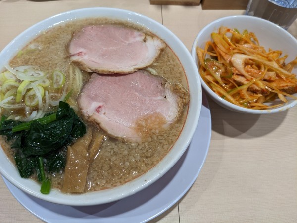「背脂中華+辛ネギ」@ラーメン みなみの写真