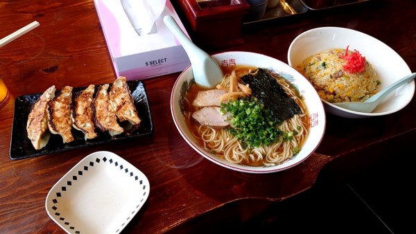 「ラーメン並＋チャーハン中＋餃子」@丸金ラーメンの写真