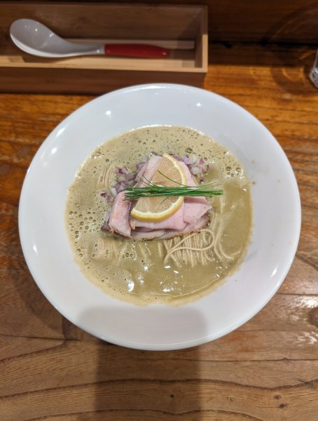 「［数量限定］濃縮牡蠣煮干そば」@中華そば 先崎の写真