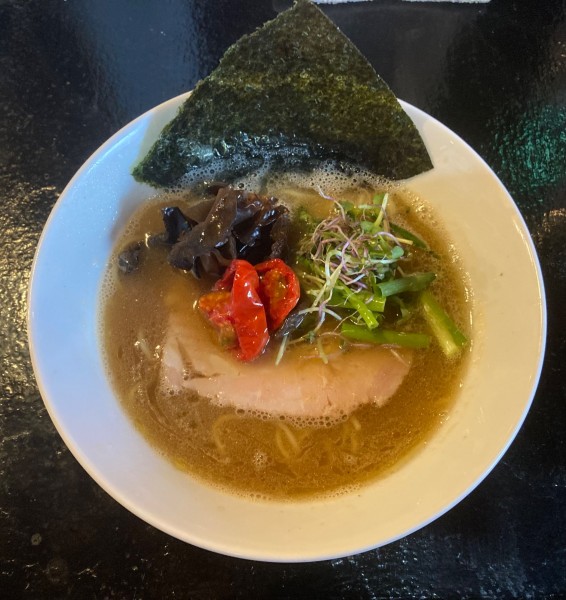 「コンソメ豚骨ラーメン 1000円」@月麺豚骨 Babeの写真