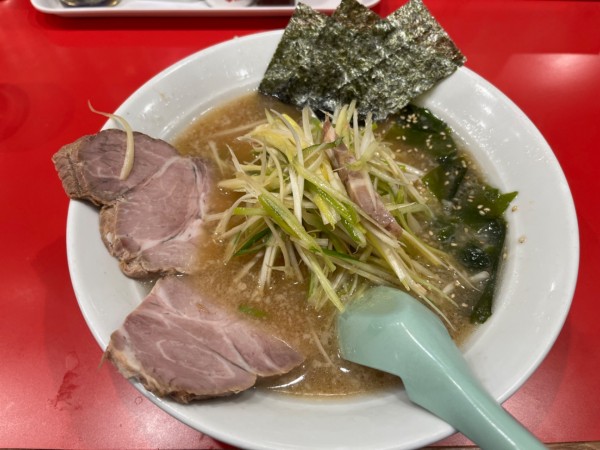 「かいざんラーメン、固め」@ラーメン かいざん 船橋店の写真