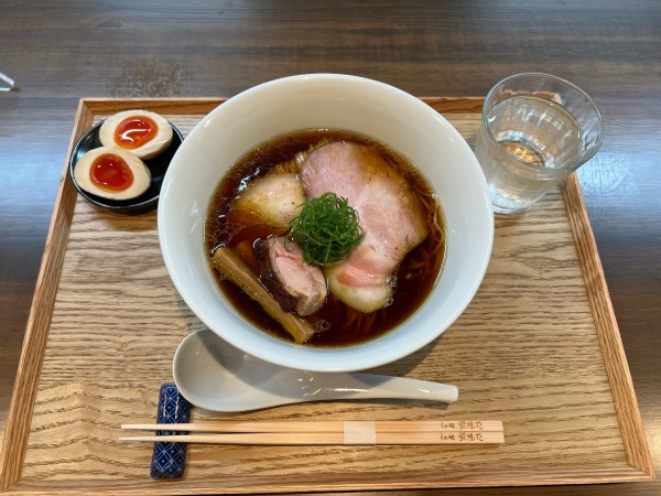 「特製醤油らぁ麺」@らぁ麺 紫陽花の写真