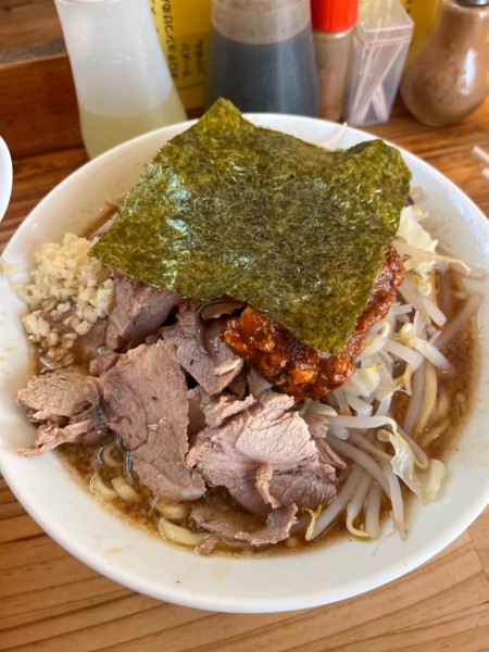 「豚入りオロチョンラーメン中盛り　オロチョン少なめ」@にかいやの写真