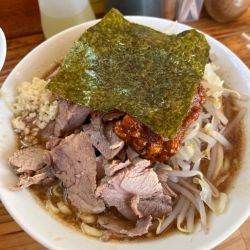 豚入りオロチョンラーメン中盛り　オロチョン少なめ