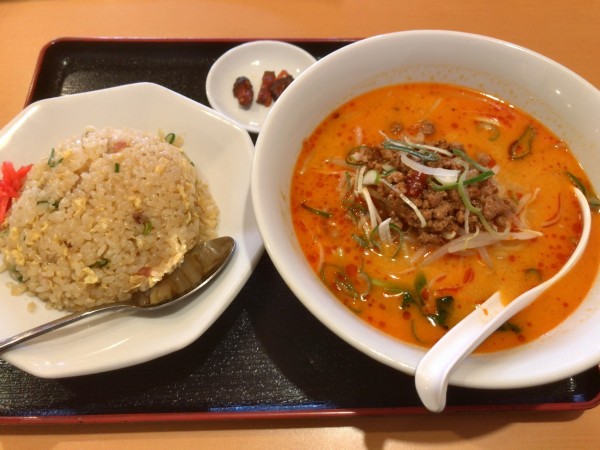 「ラーメンセット（坦々メン➕炒飯）」@台湾料理 萬福来の写真