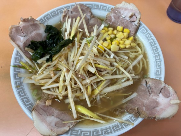 「しおネギチャーシュー　1050円」@ニューラーメンショップの写真