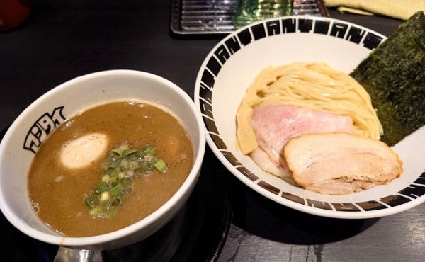 「特製つけ麺(麺少なめ、1130円)」@つけ麺 中華そば アンタイNOODLESの写真