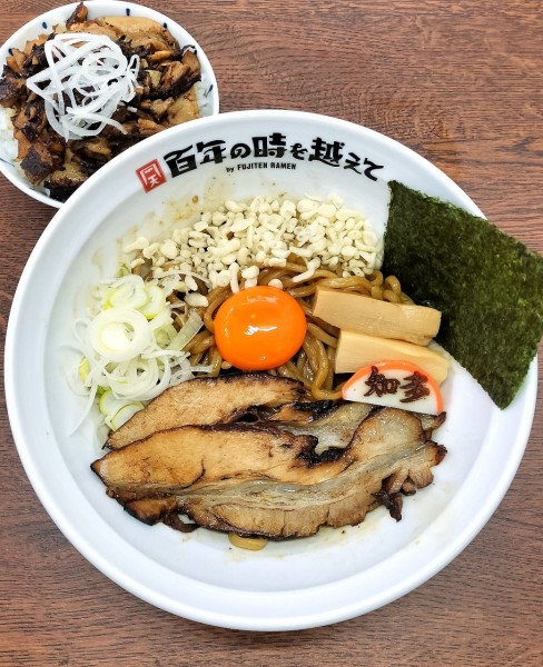 「油そば 900円＋100円丼 100円」@百年の時を越えての写真