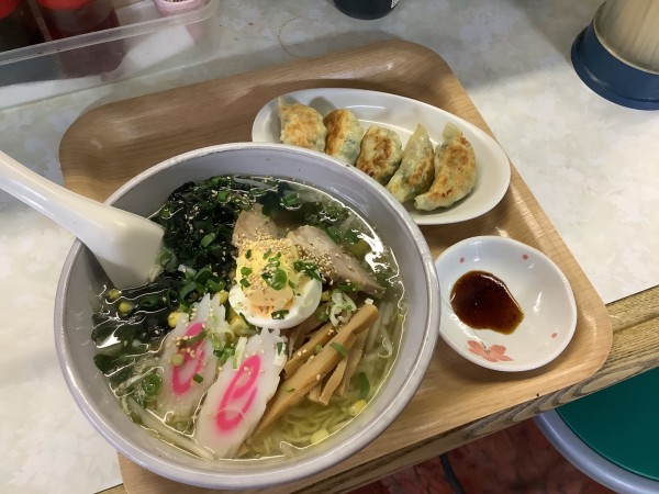 「塩スペシャル880円+餃子」@餃子ショツプの写真