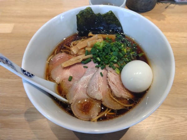 「特製醤油ラーメン(のり、肉、味玉増し)¥1200-」@麺屋 加減の写真