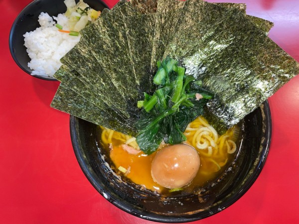 「ラーメン(¥800)のり(¥60)味玉(¥50)ライス(¥130」@家系総本山 ラーメン吉村家の写真