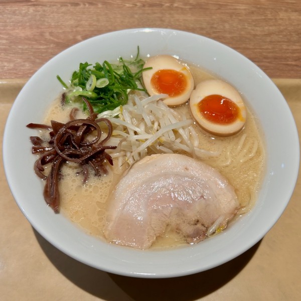 味玉豚骨ラーメン（1000円）