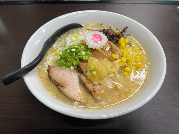 「味噌らぁめん 950円＋にんにく 50円」@らぁ麺 亀我楽の写真